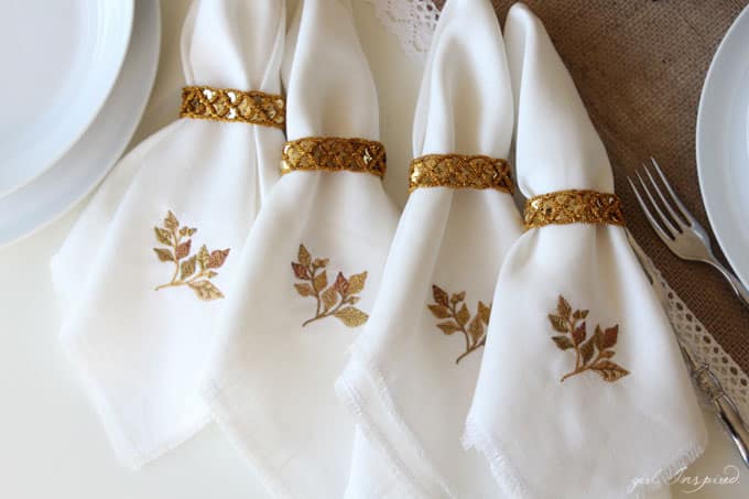 DIY Linen Fringe Napkins - DIY Napkins and Placemats DIY Linen Fringe Napkins - DIY Napkins and Placemats