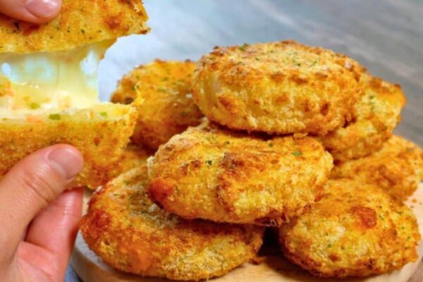 Air-Fried Crispy Cheese Onion Potato Cakes, homemade and freshly served
