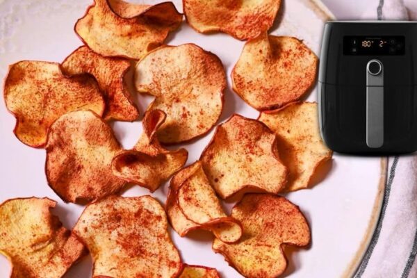 Air Fryer Apple Chips, homemade and freshly served