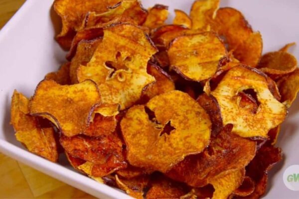 Air Fryer Apple Chips, homemade and freshly served