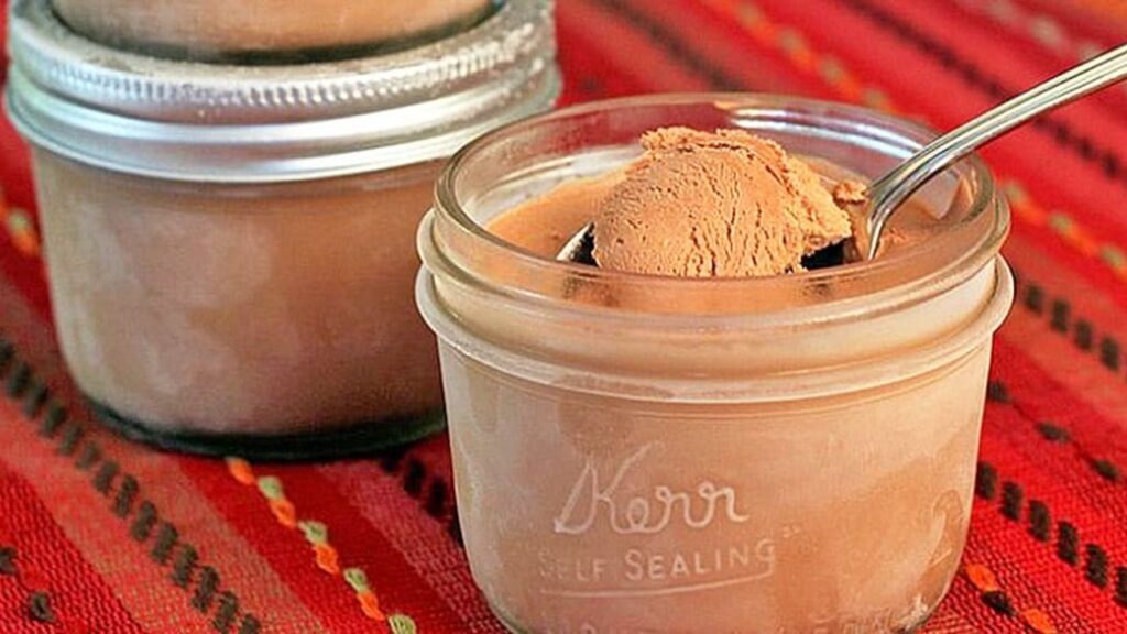 Anyone Can Make This 3 Step Mason Jar Ice Cream, homemade and freshly served