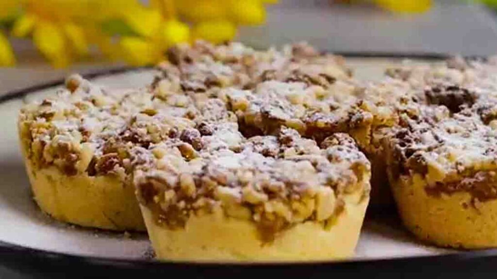 Apple Crumble Muffin, homemade and freshly served