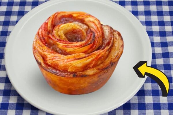 Quick and Easy Apple Flower, homemade and freshly served