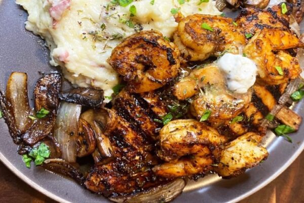 Applebee's Bourbon Chicken and Shrimp Copycat, homemade and freshly served