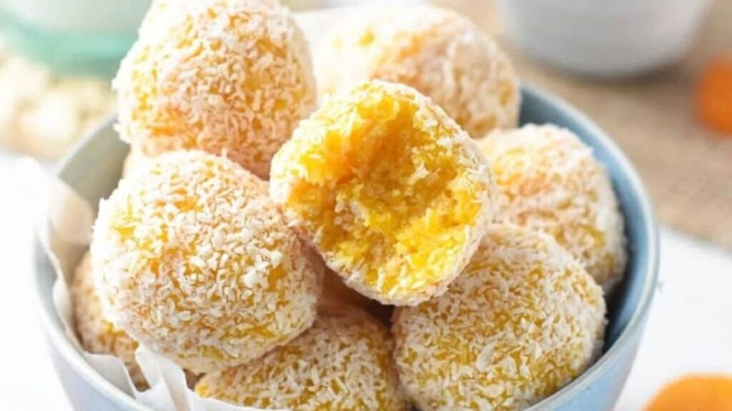 Quick and Easy Apricot Balls, homemade and freshly served