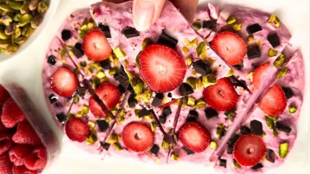 Berry Frozen Yogurt Bark, homemade and freshly served