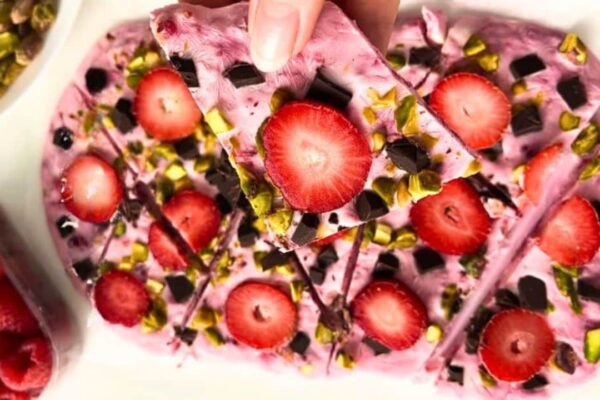 Berry Frozen Yogurt Bark, homemade and freshly served
