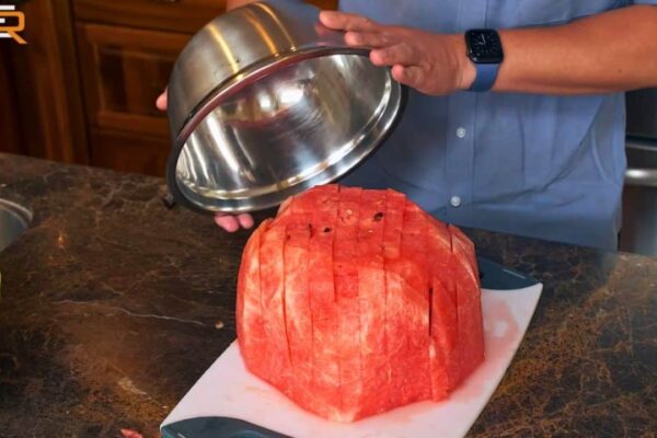 Best and Easiest Way to Cut a Watermelon, homemade and freshly served