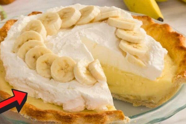 Best Banana Cream Pie, homemade and freshly served