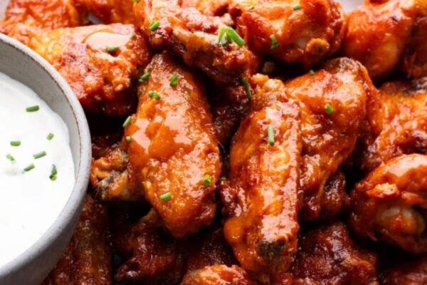 Best Crispy Chicken Wings, homemade and freshly served