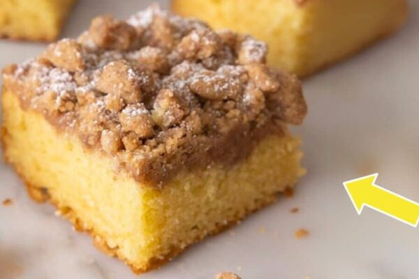 Best Crumb Cake, homemade and freshly served