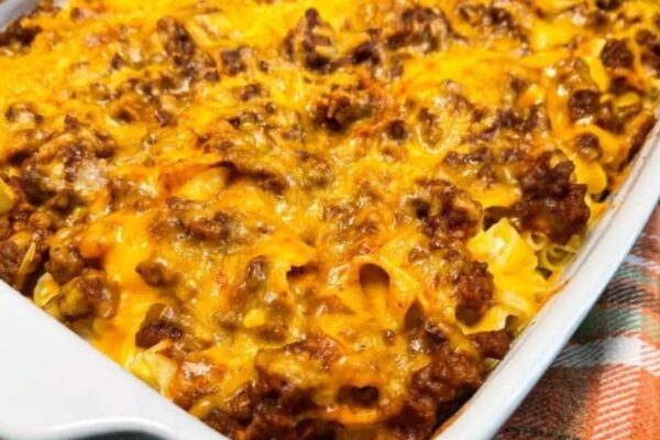 Best Sour Cream Noodle Bake, homemade and freshly served