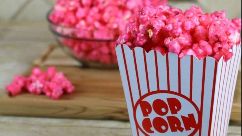 Bubble Gum Popcorn, homemade and freshly served