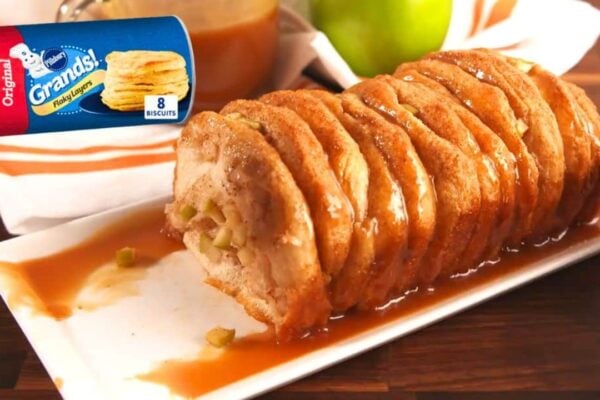 Caramel Apple Pull-Apart Bread, homemade and freshly served