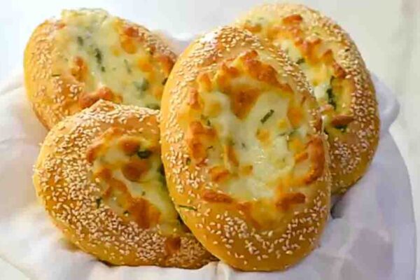Cheese Garlic Bread, homemade and freshly served