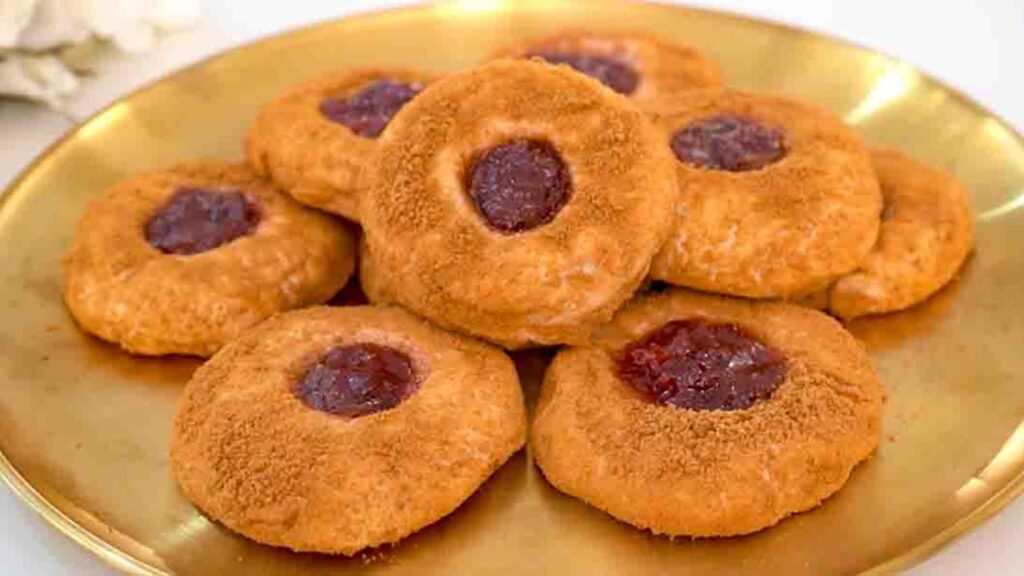 Easy Cheesecake Cookies, homemade and freshly served