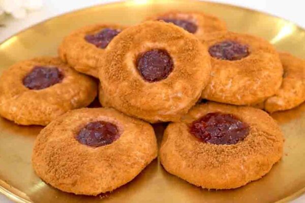 Easy Cheesecake Cookies, homemade and freshly served