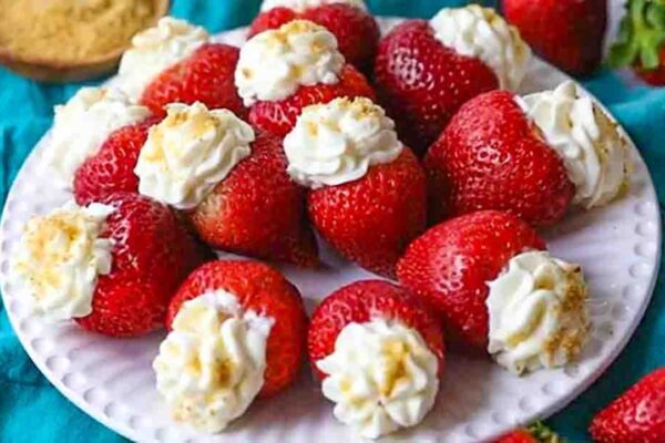 Easy Cheesecake-Filled Strawberries, homemade and freshly served