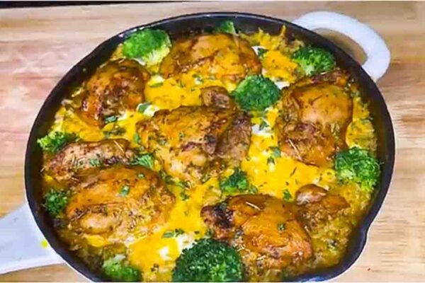 One-Pan Cheesy Chicken and Broccoli Rice, homemade and freshly served