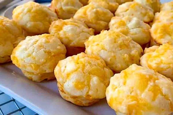 Cheesy & Flaky Garlic Muffins, homemade and freshly served