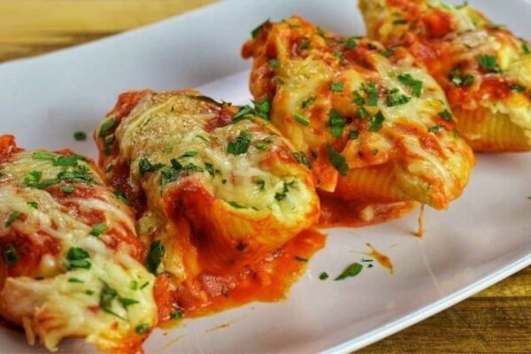 20-Minute Cheesy Jumbo Pasta Shells, homemade and freshly served
