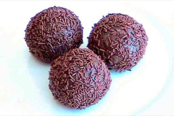 Chocolate Rum Balls, homemade and freshly served