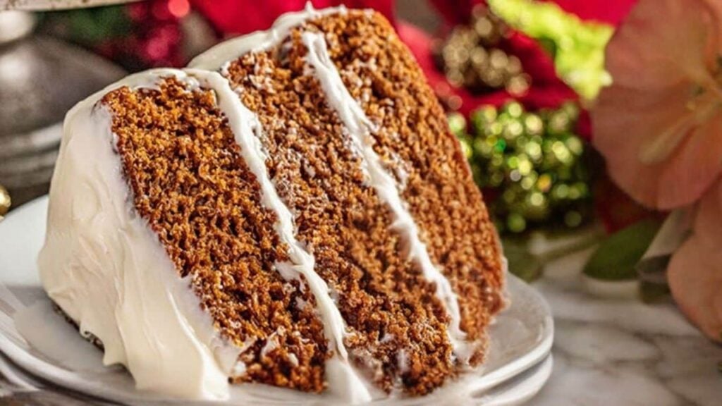 Christmas Gingerbread Cake, homemade and freshly served