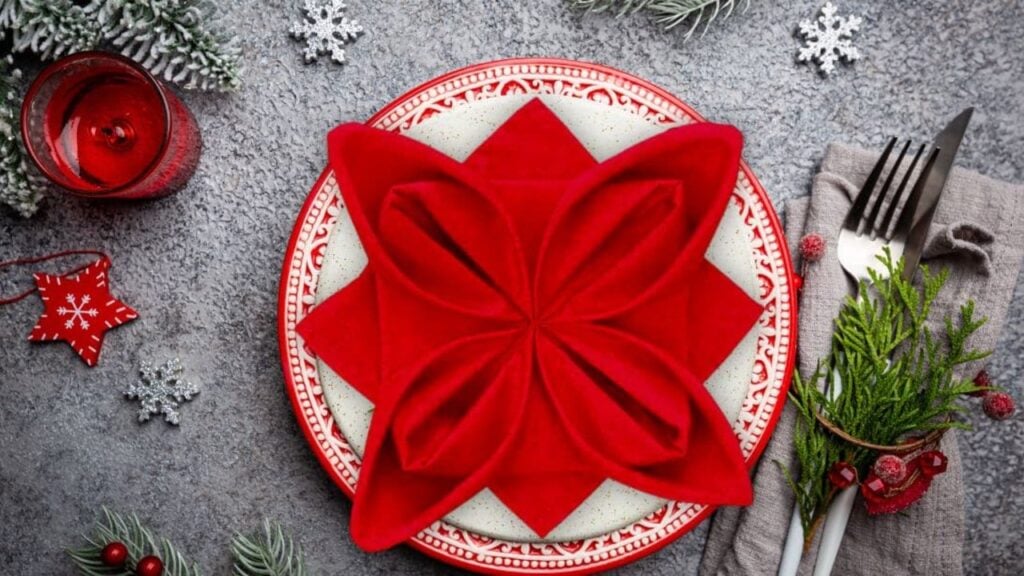Christmas Poinsettia Napkin Fold