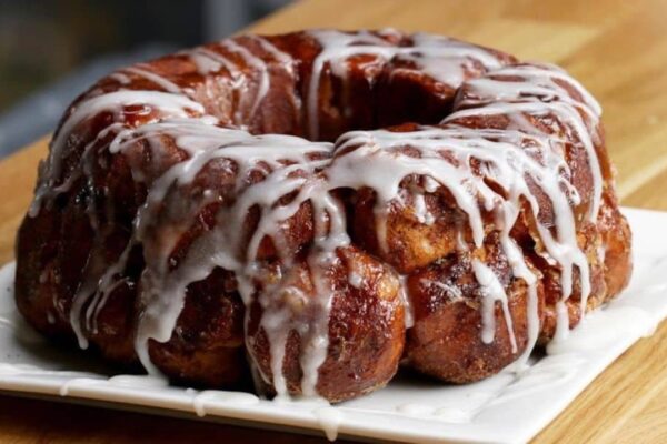 Cinnamon Roll Pull-Apart Monkey Bread, homemade and freshly served