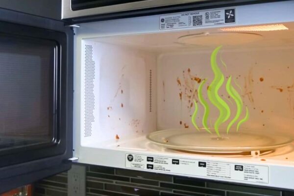 How to Naturally Clean and Remove Odor From Microwave
