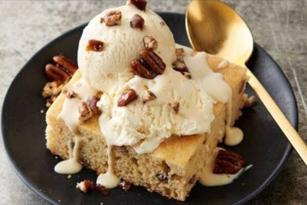 Copycat Applebee’s Butter Pecan Blondies, homemade and freshly served