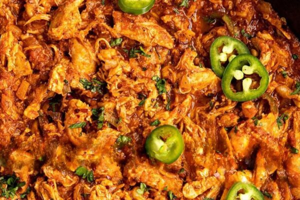 Copycat Chipotle Spicy Shredded Chicken, homemade and freshly served