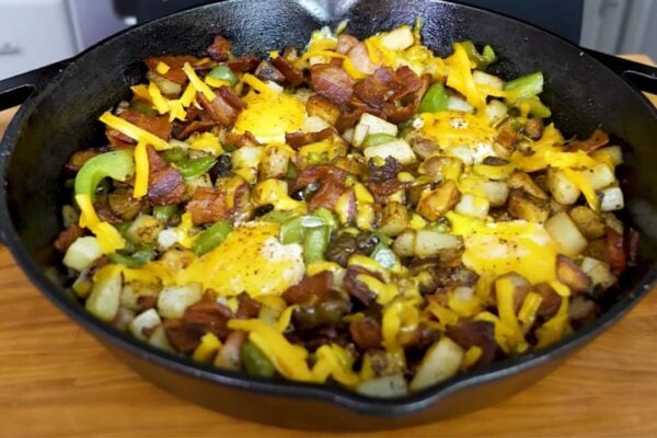 How to Cook a Country Breakfast Skillet, homemade and freshly served