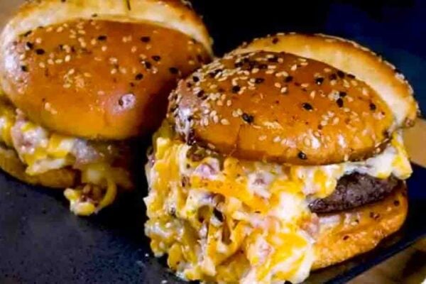 Easy Crack Burger, homemade and freshly served