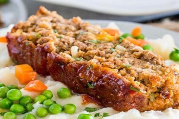 Cracker Barrel Copycat Meatloaf, homemade and freshly served