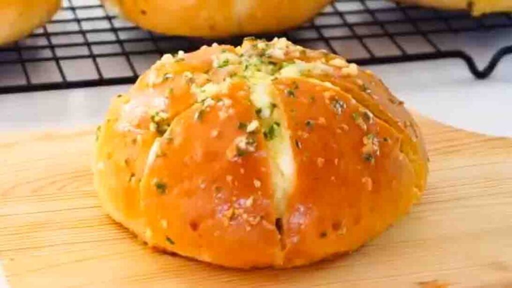 Cream Cheese Garlic Buns, homemade and freshly served