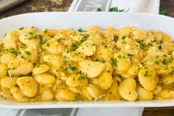 Creamy Garlic Butter Beans, homemade and freshly served