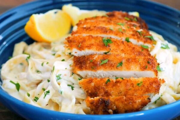 Creamy Lemon Chicken Pasta in 30 Minutes, homemade and freshly served
