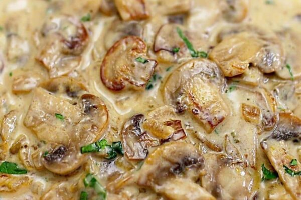 Quick and Easy Creamy Mushroom Sauce