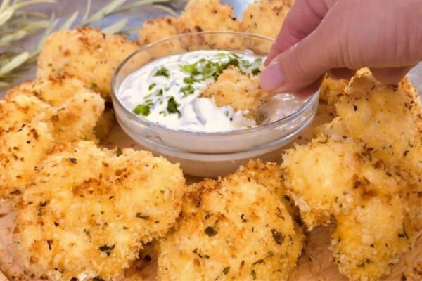 Crispy Baked Cauliflower, homemade and freshly served