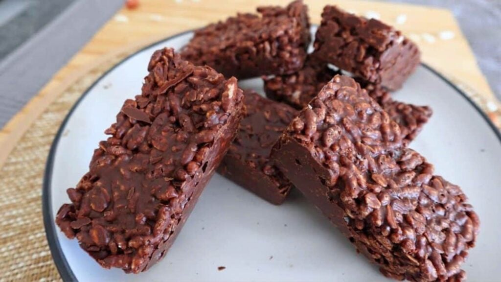 Crispy Chocolate Rice Bubble Bars, homemade and freshly served