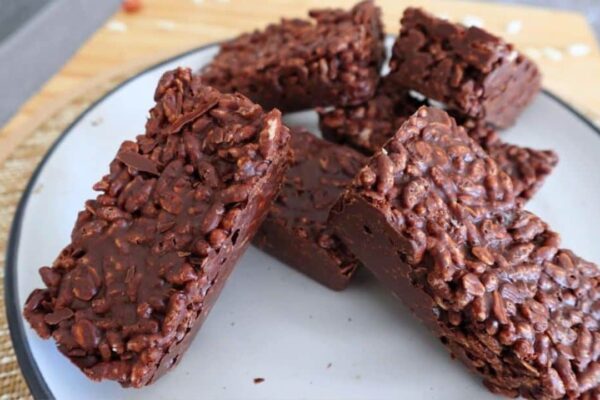Crispy Chocolate Rice Bubble Bars, homemade and freshly served
