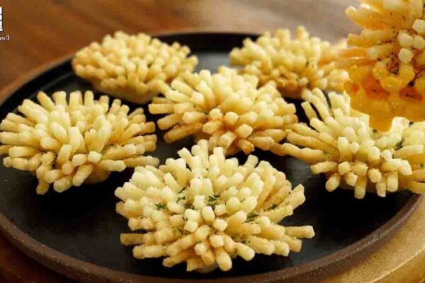 Crispy Fried Potato Flowers, homemade and freshly served
