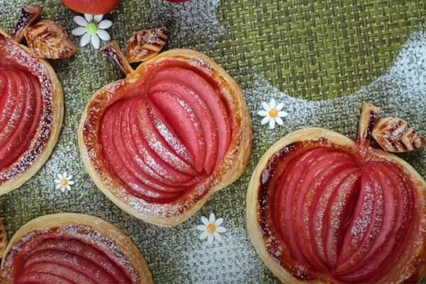 a Crispy Mini Apple Pie, homemade and freshly served
