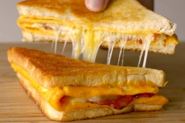 Crispy One-Pan Egg Breakfast Toast, homemade and freshly served