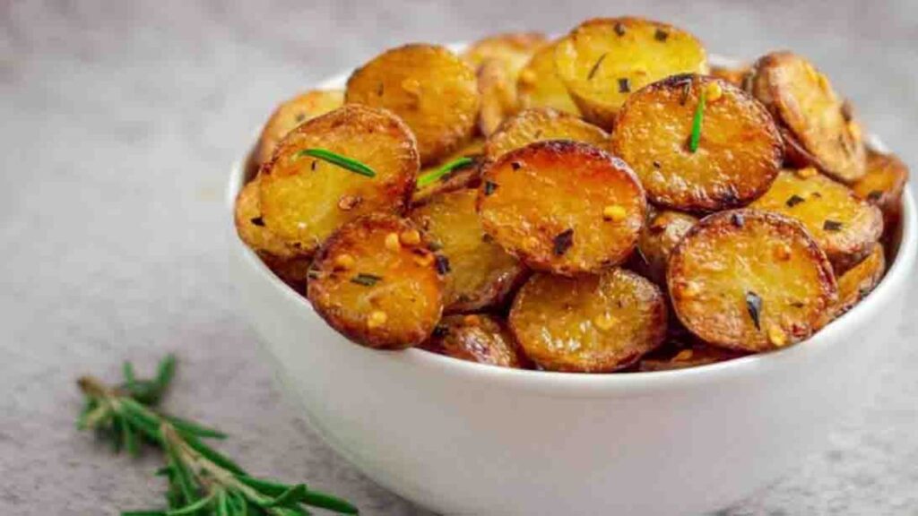 Crispy Roasted Baby Potatoes, homemade and freshly served