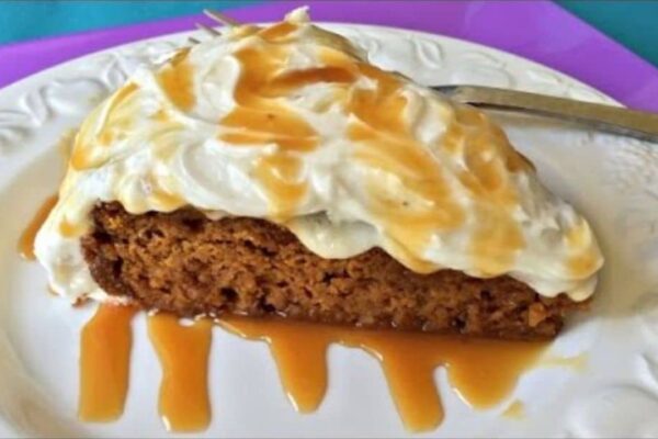 Crock Pot Pumpkin Spice Cake, homemade and freshly served