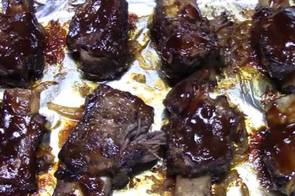 Crockpot BBQ Beef Short Ribs, homemade and freshly served