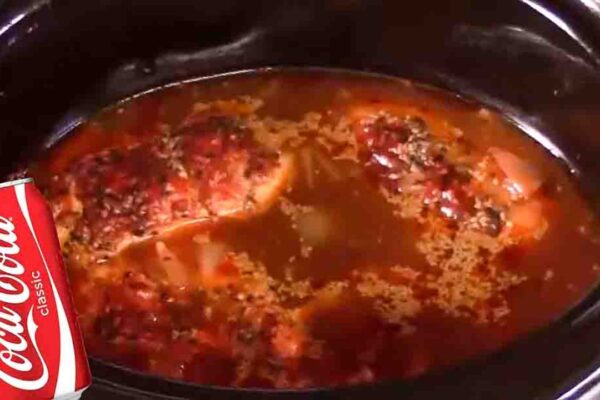 Crockpot Cola BBQ Chicken, homemade and freshly served