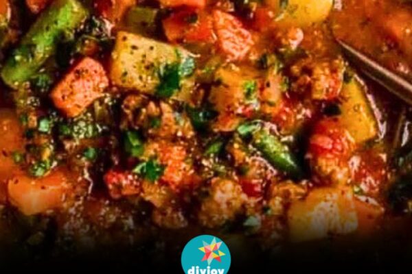 Crockpot Healthy Hamburger Soup, homemade and freshly served